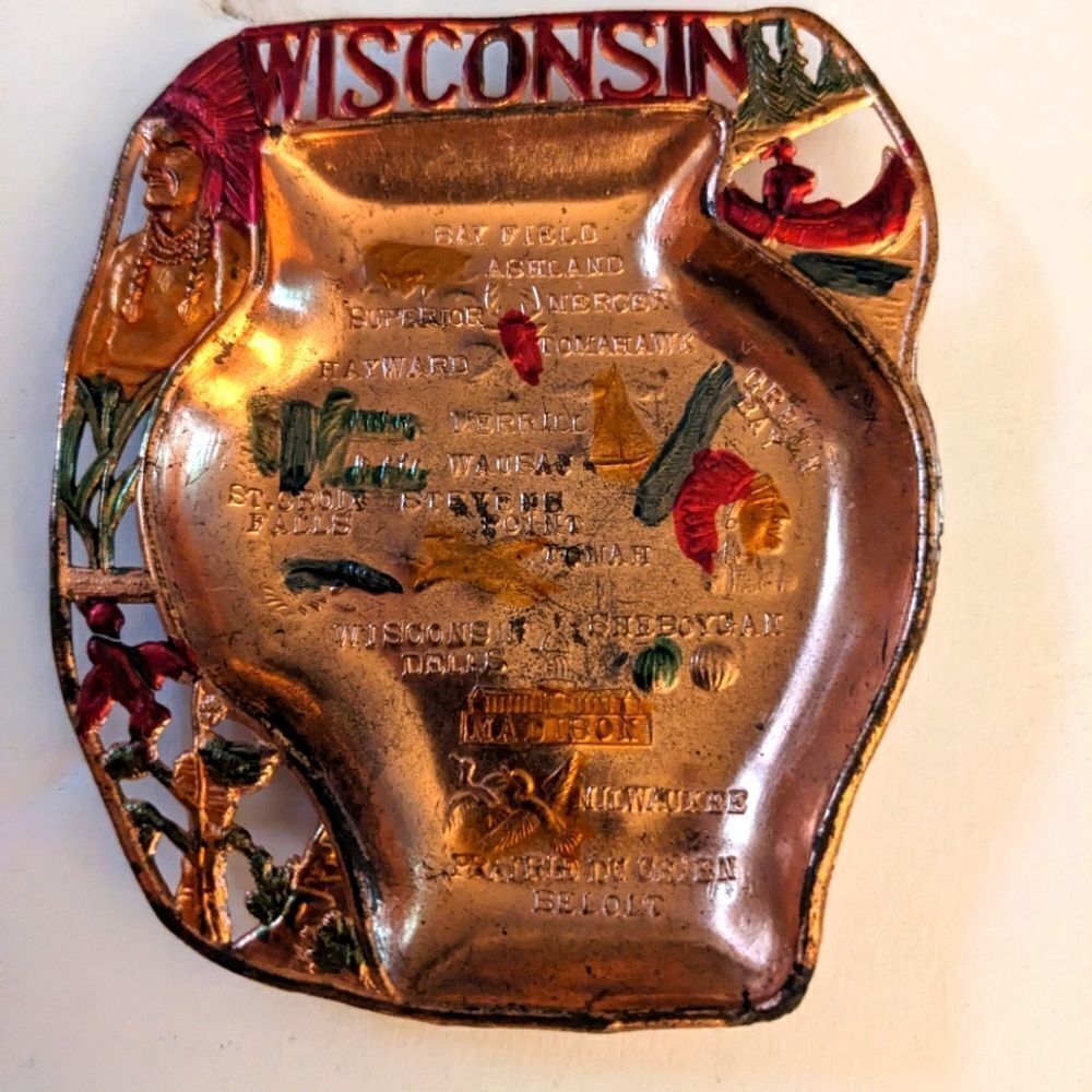 Vintage Wisconsin souvenir metal trinket dish‎